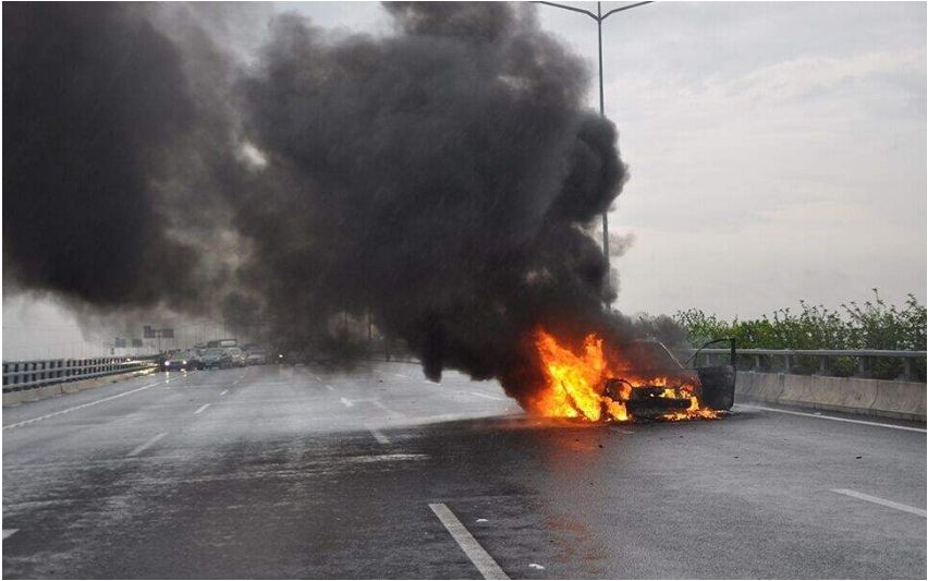 深圳汽車起火爆炸,深圳汽車起火爆炸事件與靈活操作方案設(shè)計,實(shí)時數(shù)據(jù)解釋定義_Executive37.23.88