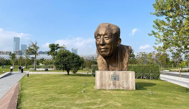 深圳人才公園雕塑解讀,深圳人才公園雕塑解讀與深度解析數(shù)據(jù)應(yīng)用的探索之旅——鉑金版 87.61.92,深度策略數(shù)據(jù)應(yīng)用_云端版20.83.93