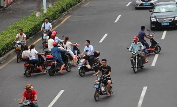 小伙購(gòu)買六手電動(dòng)車遭遇爆炸悲劇