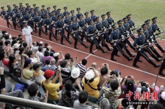 ww777766香港特馬2025,震區(qū)小女孩在解放軍戰(zhàn)士面前跳起舞高效實施策略設(shè)計_精裝款46.54.47